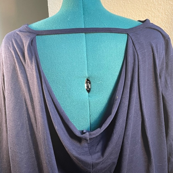 Navy, unique back - Picture 8 of 9